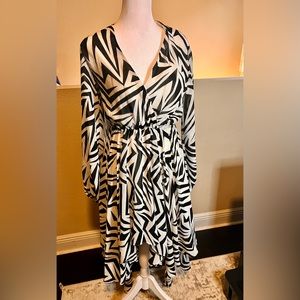 Kardashian Kollection Black and White Maxi dress